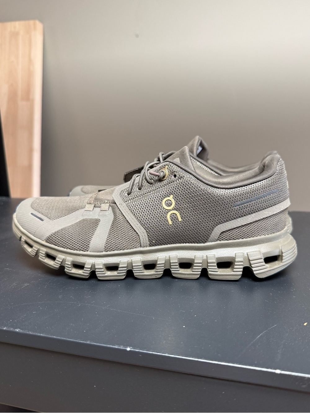 On Cloud 6 Lunar New Year (Year of the 🐎). Sold out online. Like New!